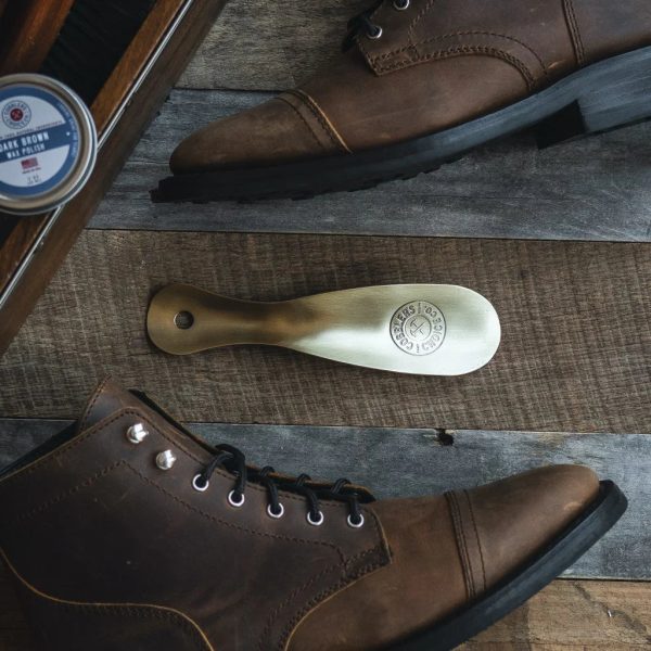 Cobbler's Choice Metal Shoe Horn - Image 3