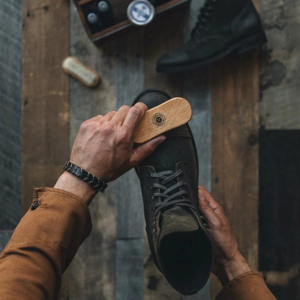 Cobbler's Choice Suede & Nubuck Brush - Image 4