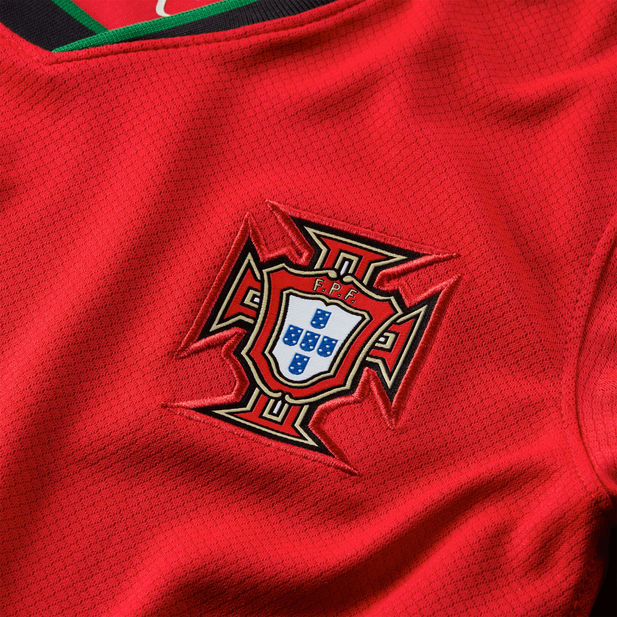 Nike Women's Portugal 2024/25 Home Jersey Red/Green - Image 3